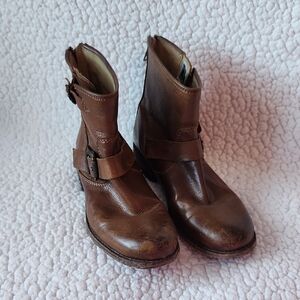 Frye Heavily Distressed Geuine Leather Buckle Detail Heeled Chunky Ankel Boots